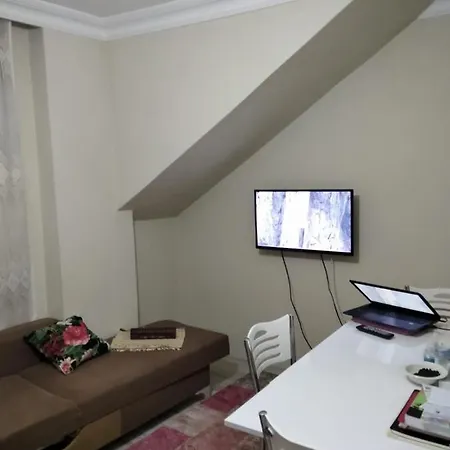 A Nice Flat Near Mecidiyekoey Metro דירה איסטמבול